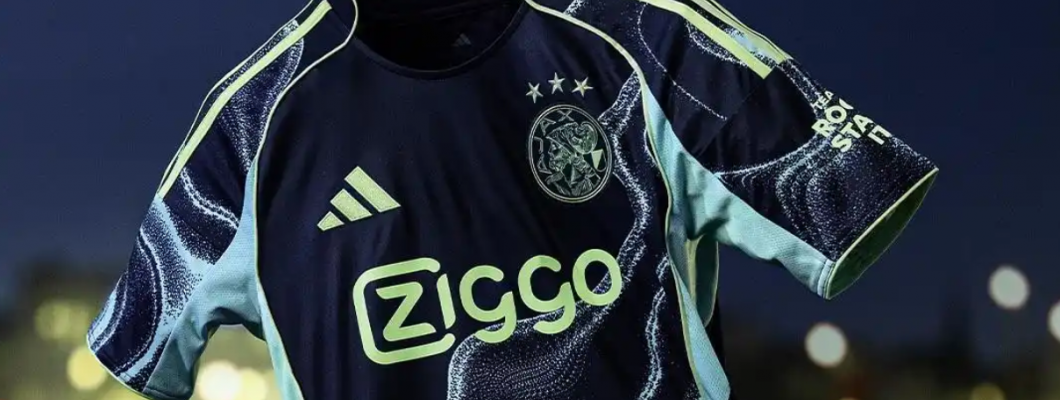 Ajax lanceert nieuw seizoen voetbalshirt