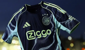 Ajax lanceert nieuw seizoen voetbalshirt