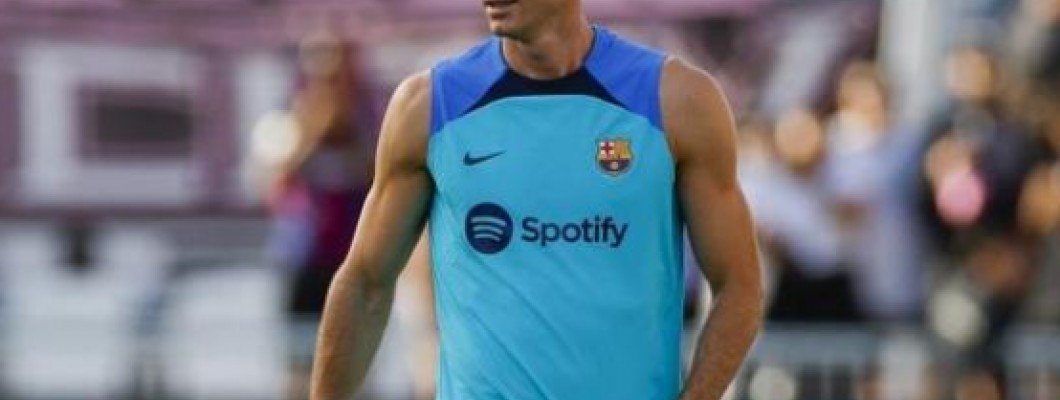 Barcelona wil Lewandowski-voetbalshirts zo snel mogelijk verkopen